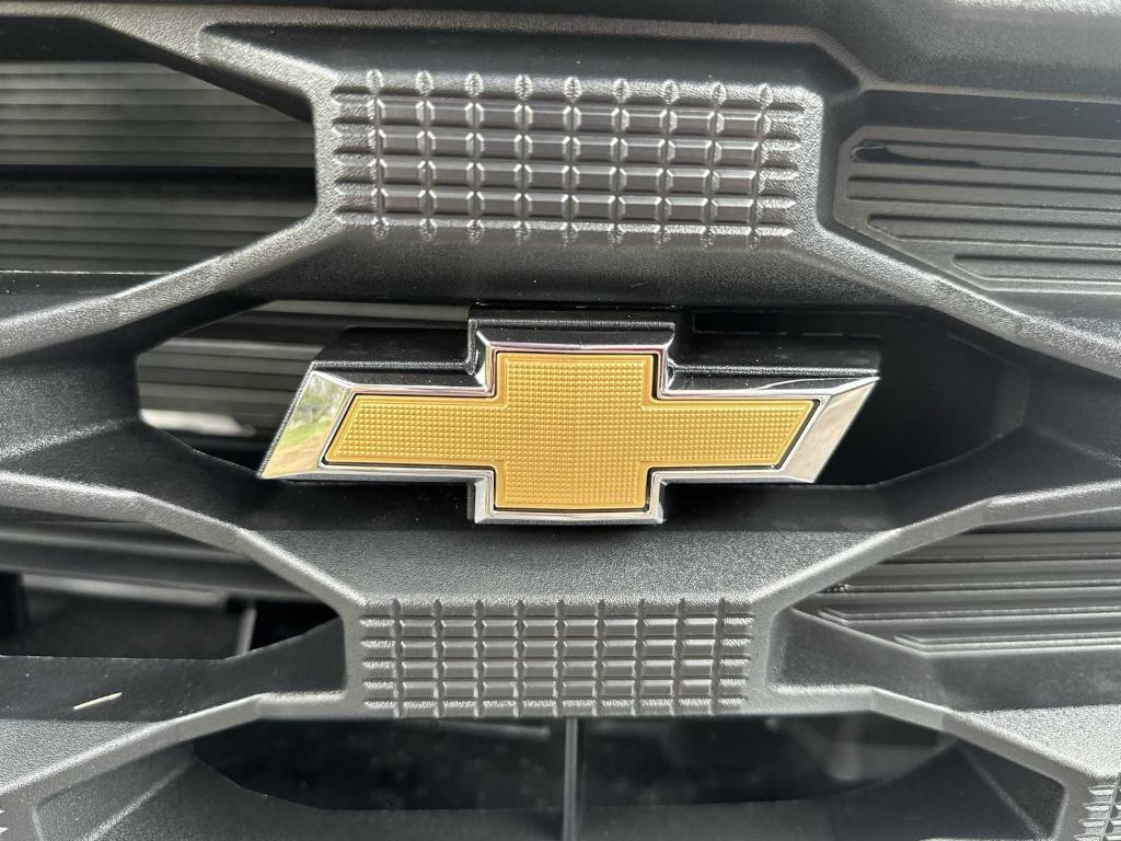 new 2025 Chevrolet Silverado 1500 car, priced at $38,160