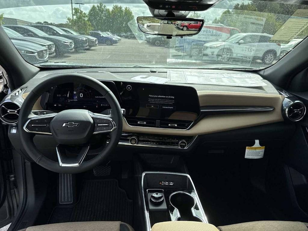 new 2026 Chevrolet Equinox car, priced at $32,015