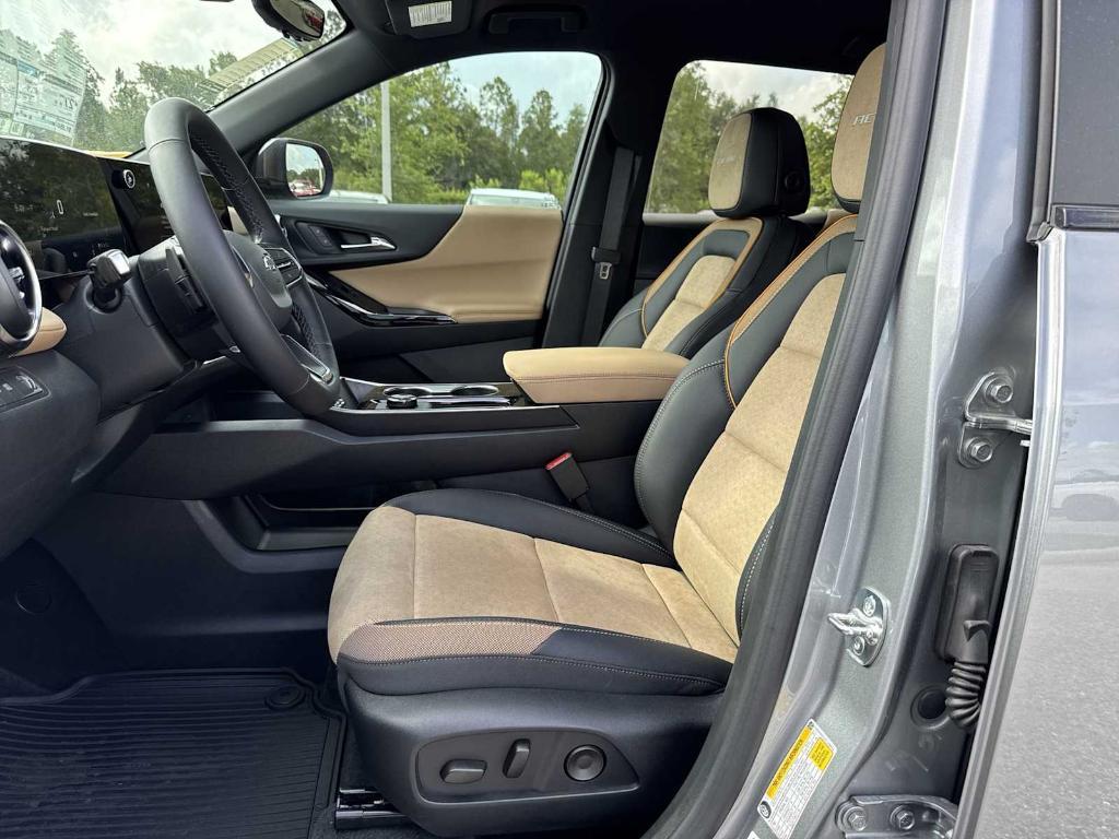 new 2026 Chevrolet Equinox car, priced at $32,015