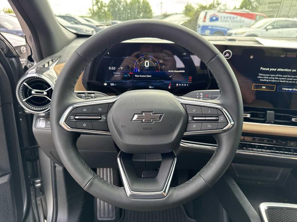 new 2026 Chevrolet Equinox car, priced at $32,015