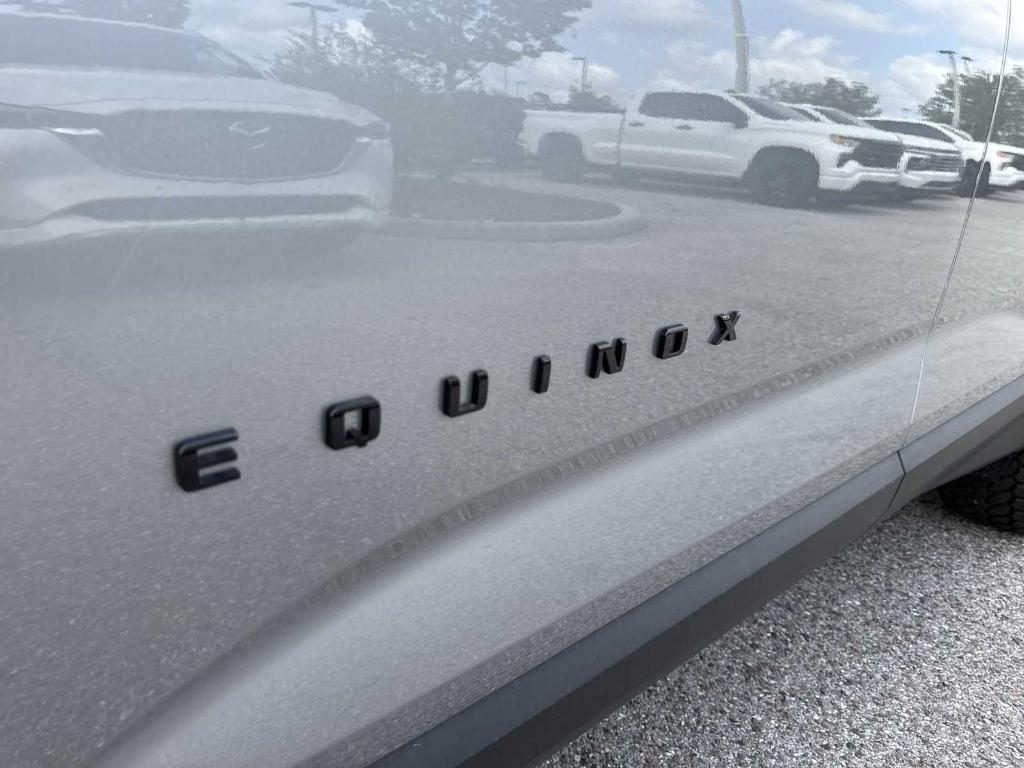 new 2026 Chevrolet Equinox car, priced at $32,015