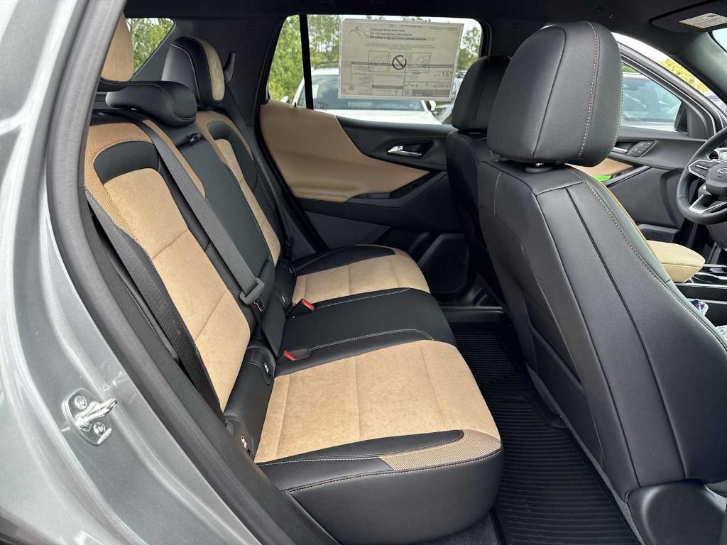 new 2026 Chevrolet Equinox car, priced at $32,015