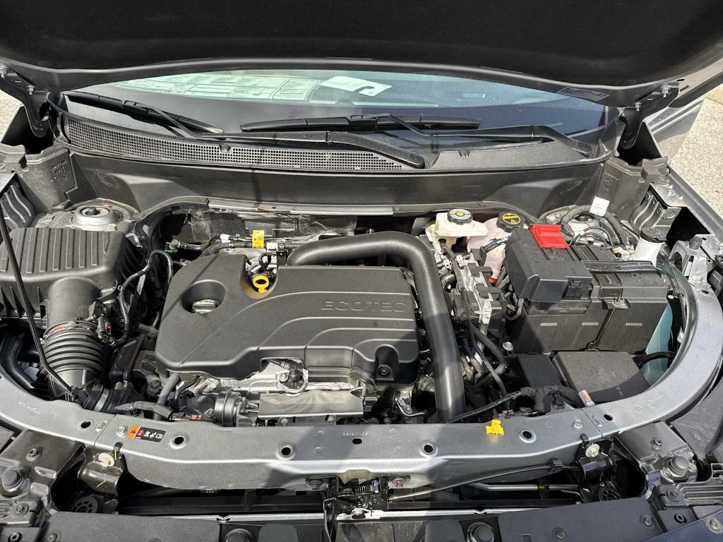 new 2026 Chevrolet Equinox car, priced at $32,015