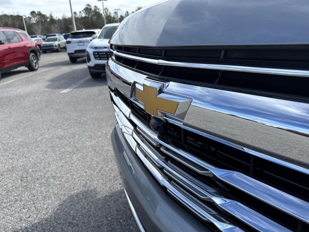 new 2025 Chevrolet Suburban car, priced at $76,590