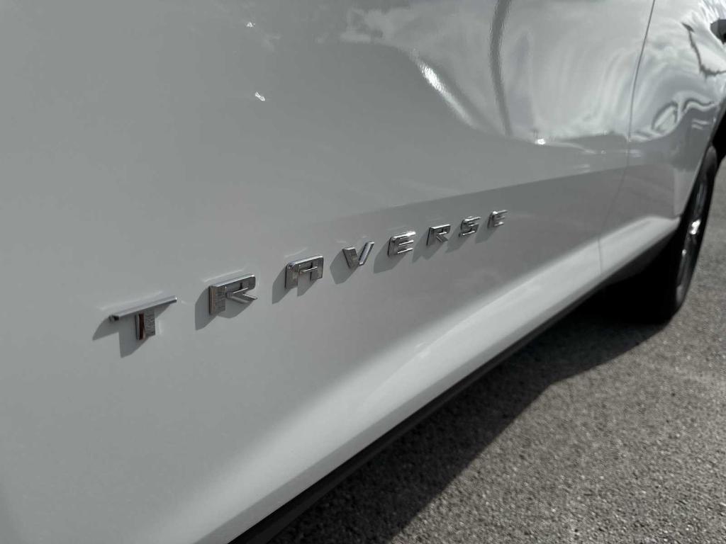 new 2025 Chevrolet Traverse car, priced at $41,545