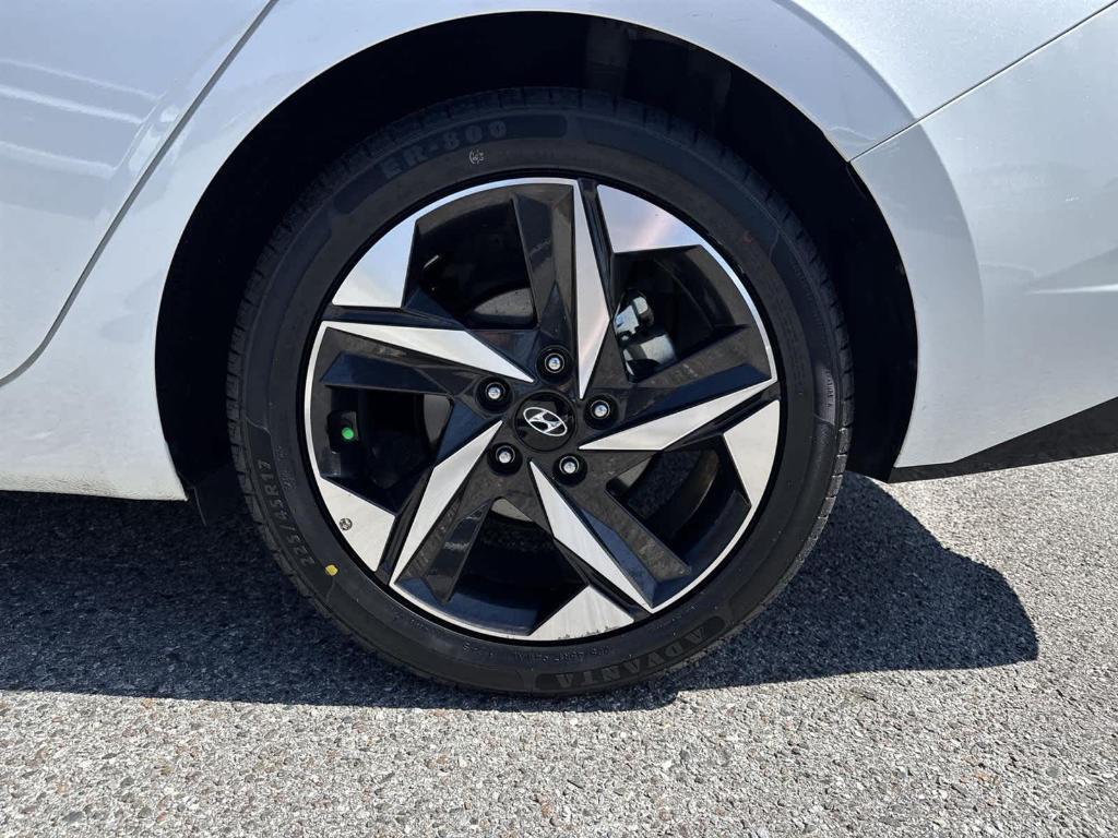 used 2022 Hyundai Elantra car, priced at $16,279