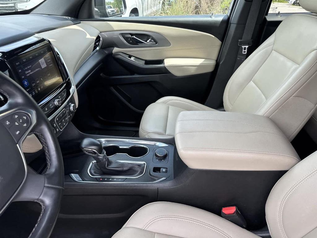 used 2023 Chevrolet Traverse car, priced at $28,997