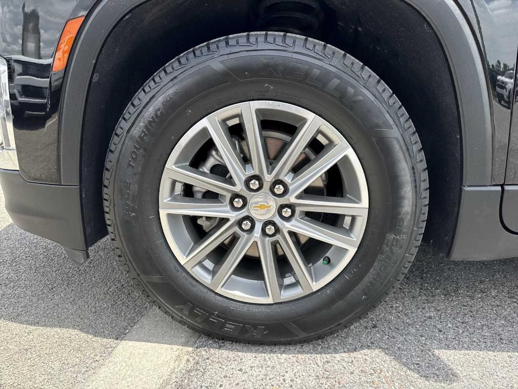 used 2023 Chevrolet Traverse car, priced at $27,129