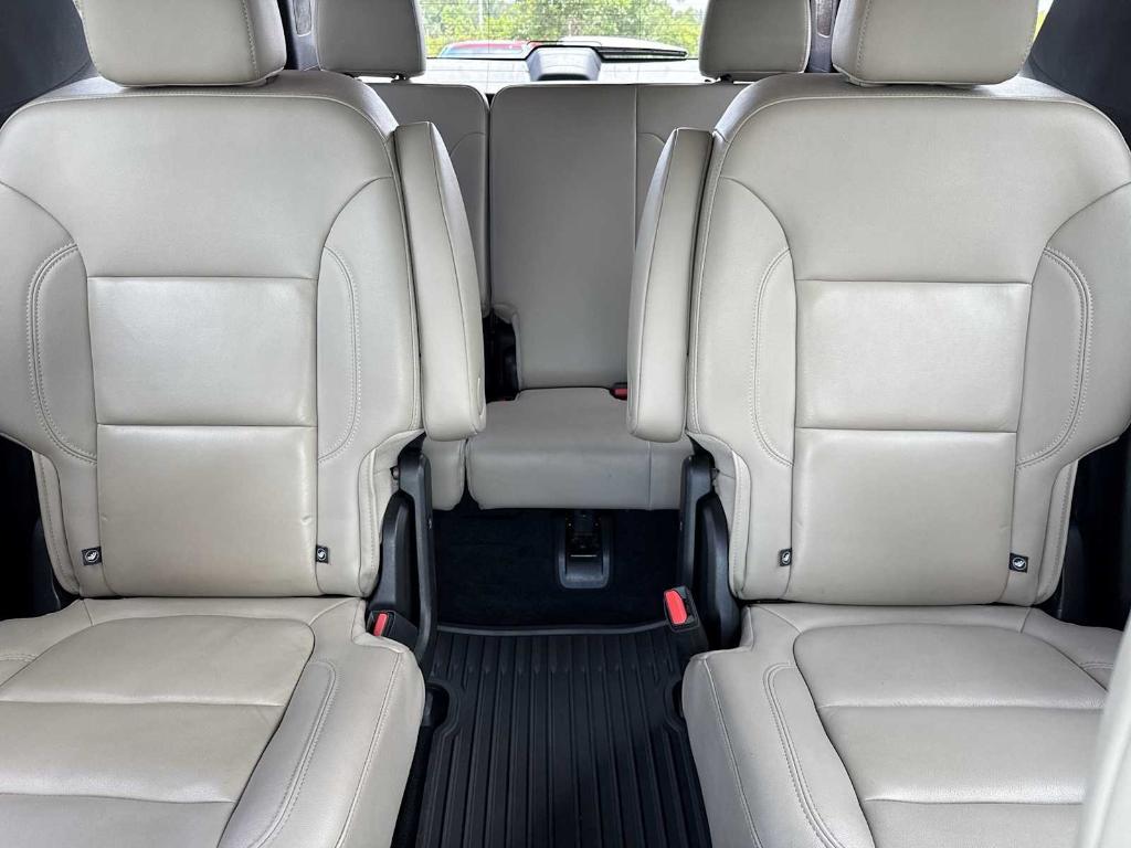 used 2023 Chevrolet Traverse car, priced at $27,129