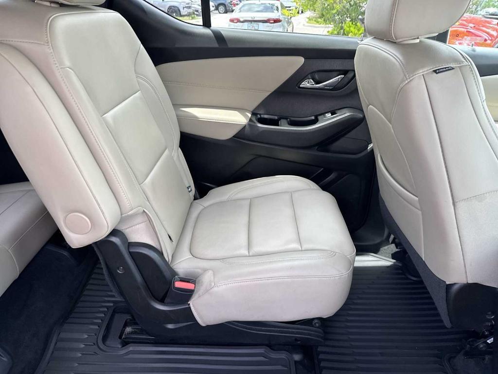 used 2023 Chevrolet Traverse car, priced at $27,129