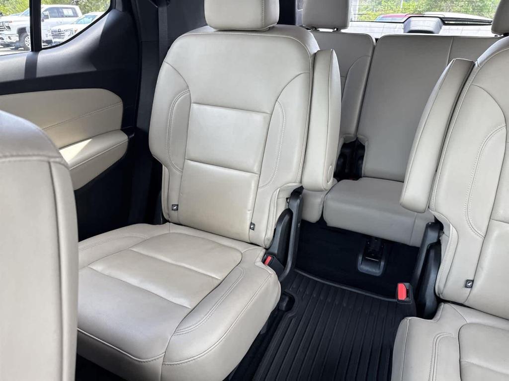 used 2023 Chevrolet Traverse car, priced at $28,997