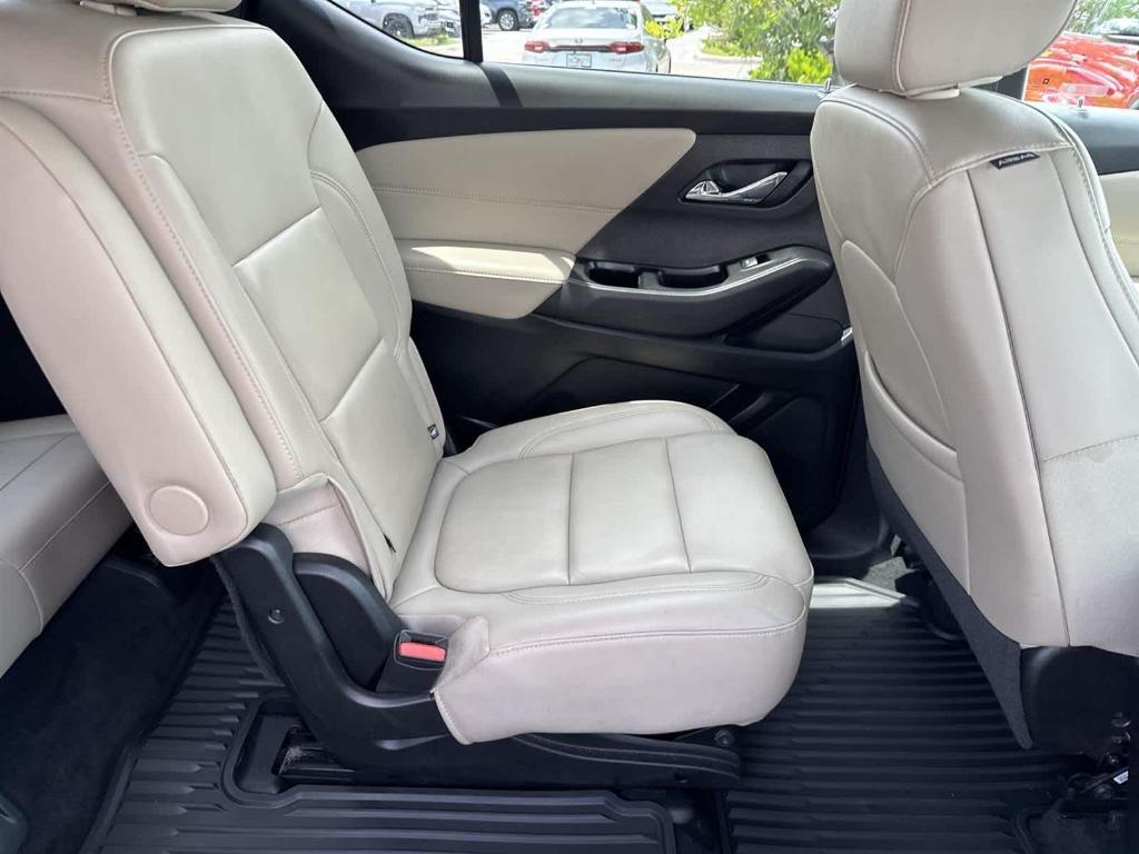 used 2023 Chevrolet Traverse car, priced at $28,997