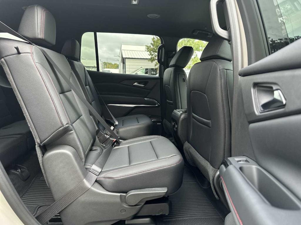 new 2026 Chevrolet Traverse car, priced at $55,380