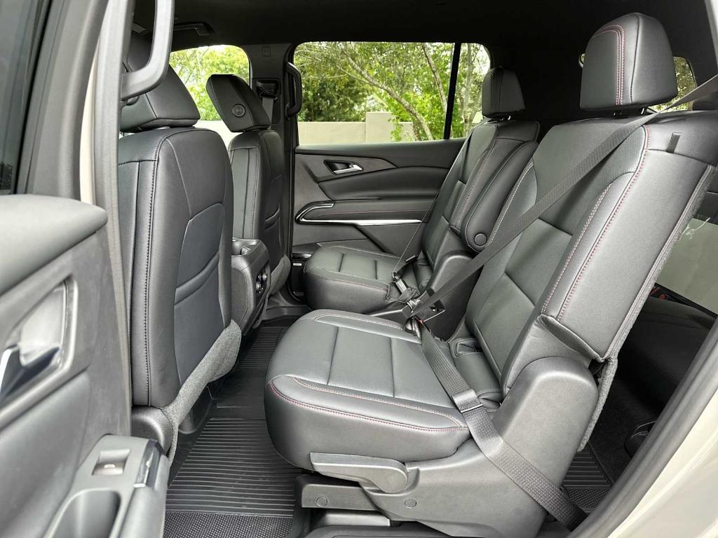 new 2026 Chevrolet Traverse car, priced at $55,380