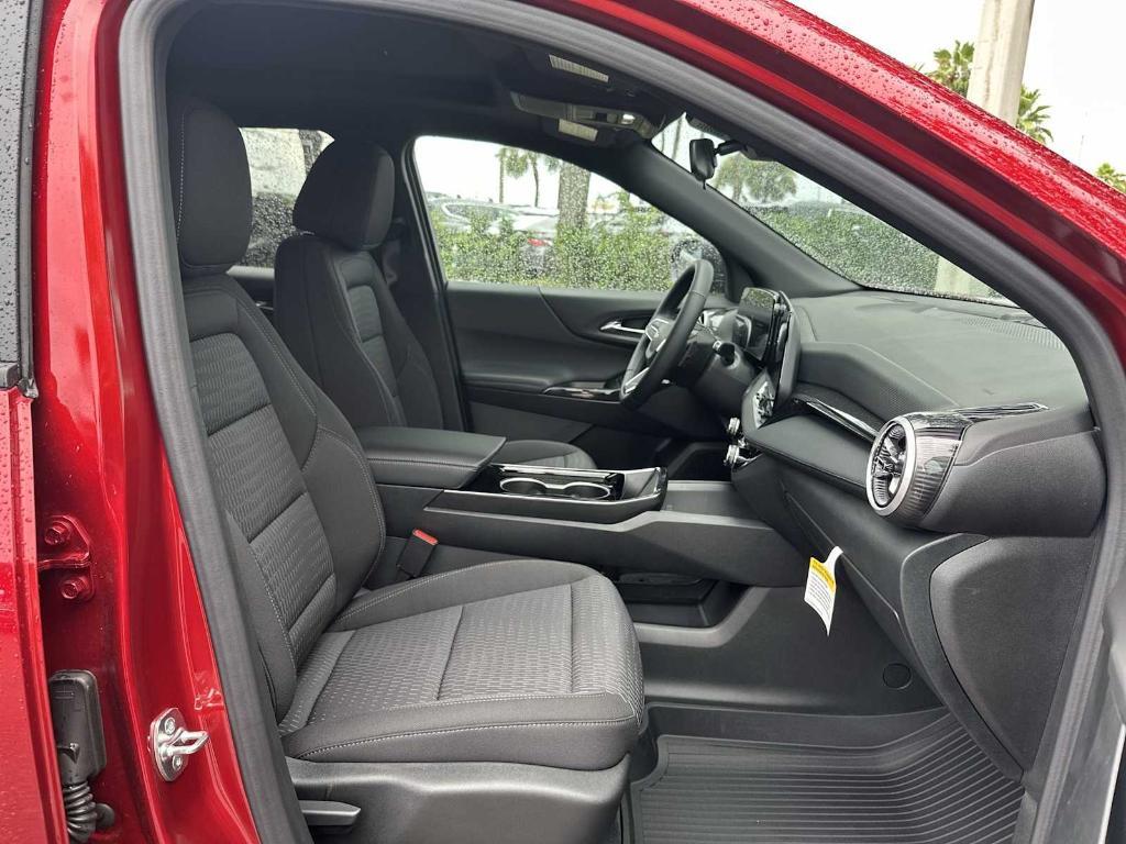 new 2025 Chevrolet Equinox car, priced at $27,835