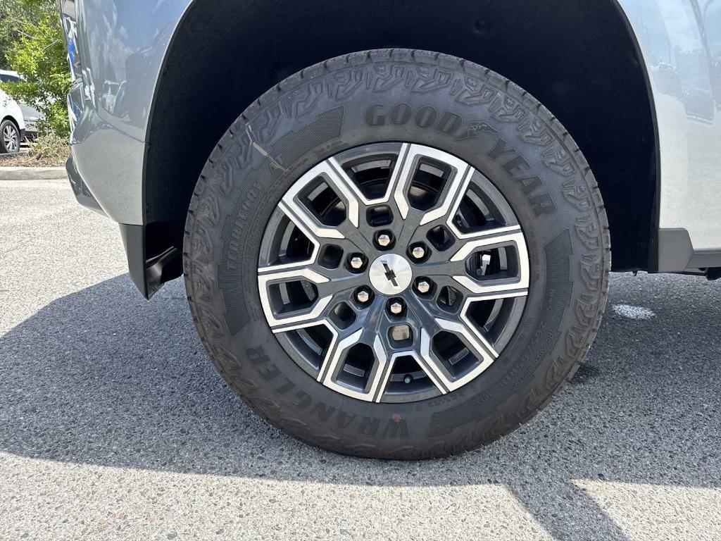 new 2025 Chevrolet Colorado car, priced at $41,995