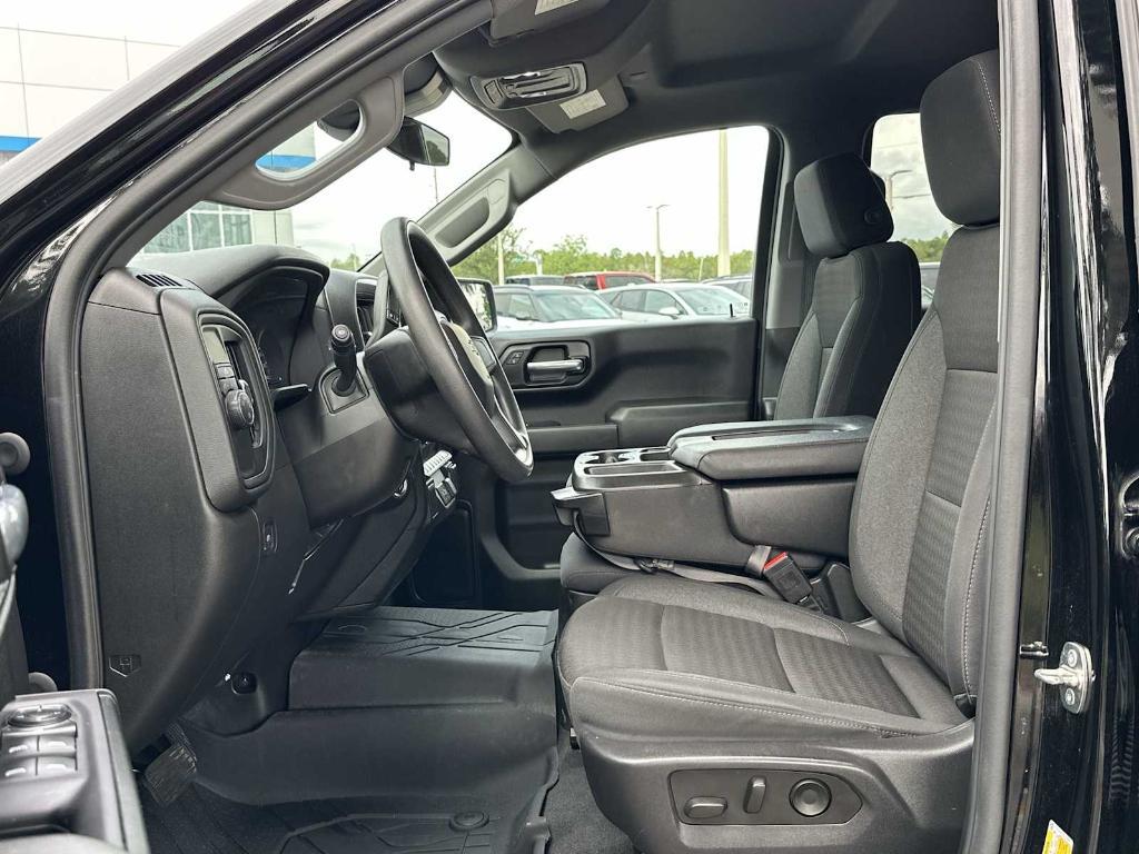 used 2024 Chevrolet Silverado 1500 car, priced at $32,997