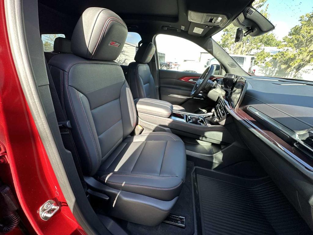 new 2026 Chevrolet Traverse car, priced at $55,875