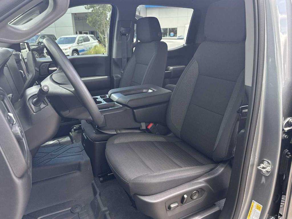 new 2025 Chevrolet Silverado 1500 car, priced at $38,160