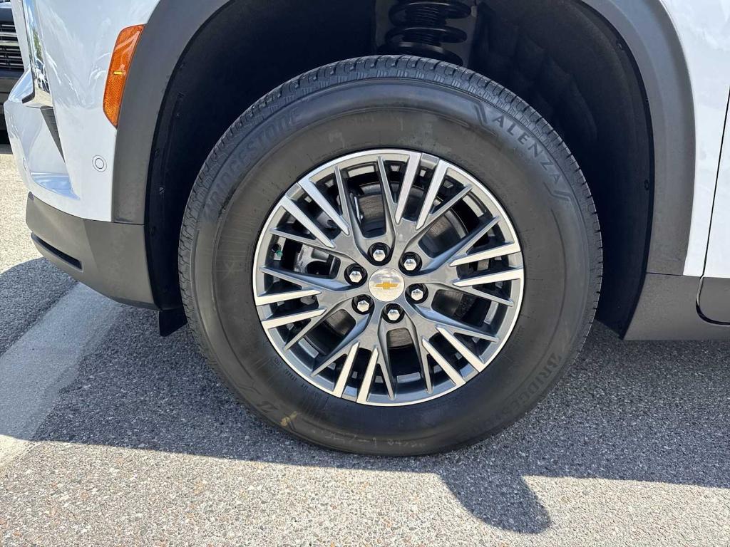 new 2025 Chevrolet Traverse car, priced at $45,680