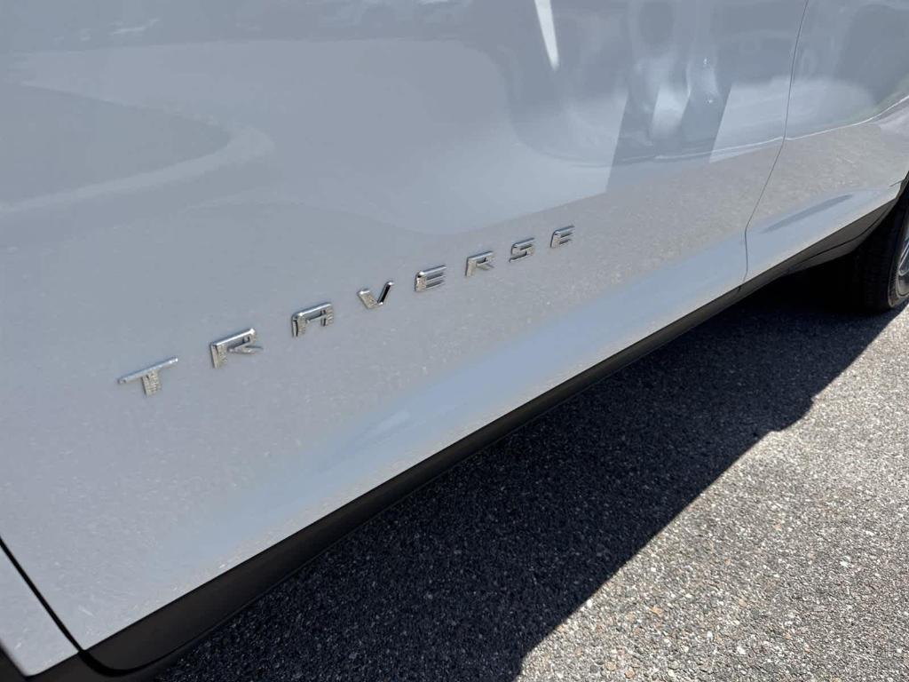 new 2025 Chevrolet Traverse car, priced at $45,680