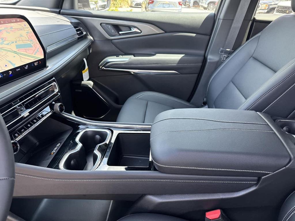 new 2025 Chevrolet Traverse car, priced at $45,680