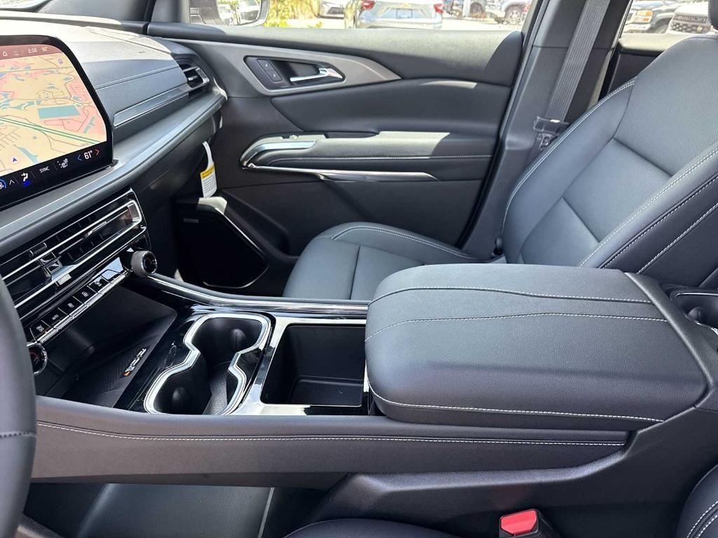 new 2025 Chevrolet Traverse car, priced at $45,680