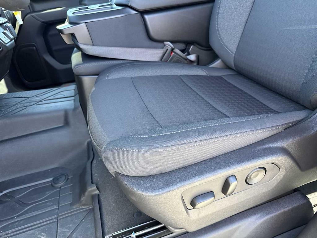 new 2025 Chevrolet Silverado 1500 car, priced at $36,520