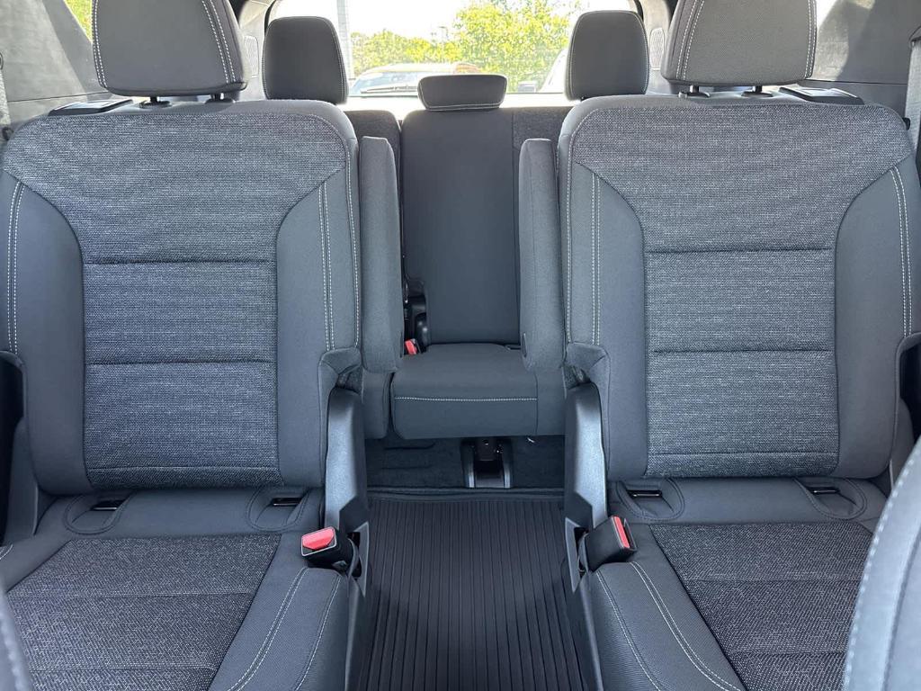 new 2025 Chevrolet Traverse car, priced at $41,445