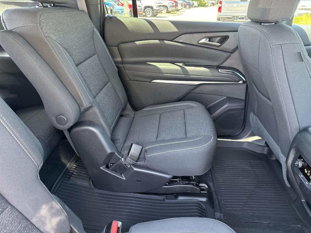 new 2025 Chevrolet Traverse car, priced at $41,445