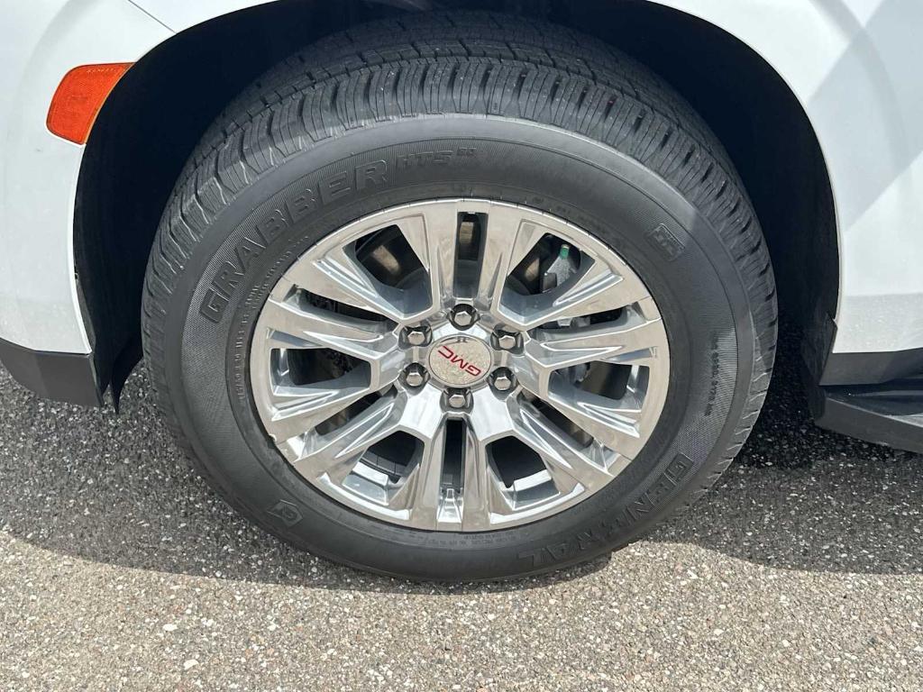 used 2024 GMC Yukon XL car, priced at $63,625