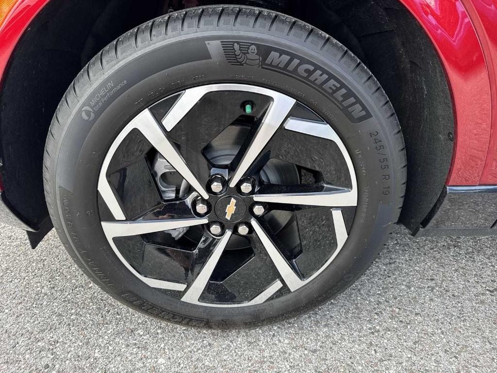 new 2025 Chevrolet Equinox EV car, priced at $39,880