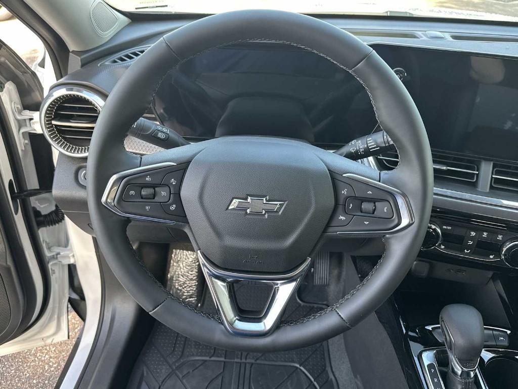 new 2025 Chevrolet Trax car, priced at $23,430