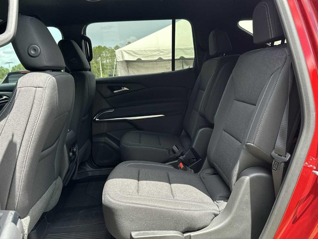 new 2025 Chevrolet Traverse car, priced at $38,040