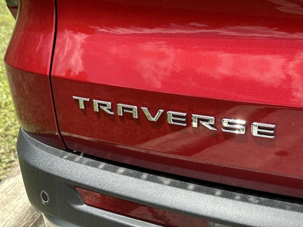 new 2025 Chevrolet Traverse car, priced at $38,040