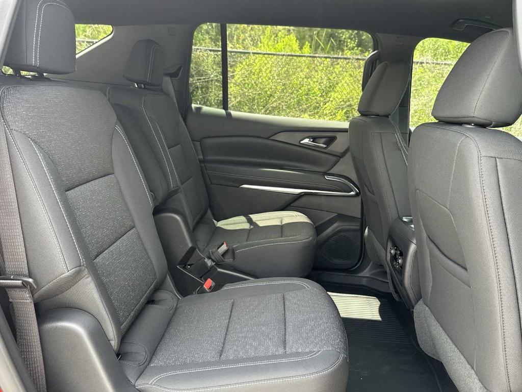 new 2025 Chevrolet Traverse car, priced at $38,040