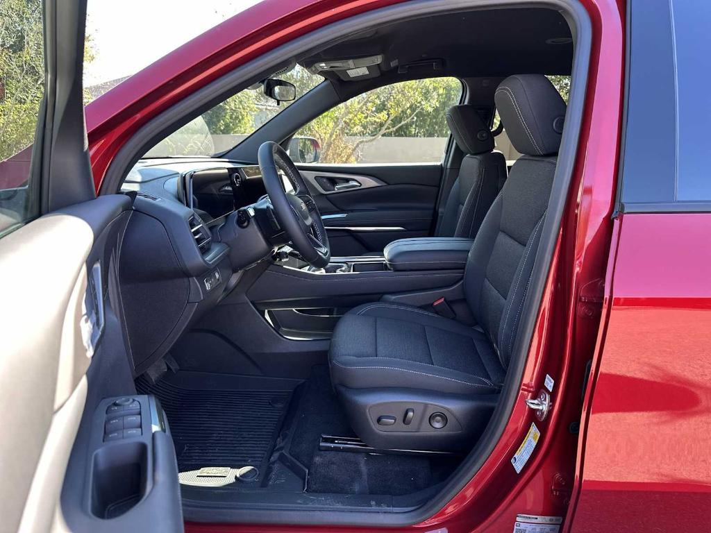 new 2026 Chevrolet Traverse car, priced at $38,615