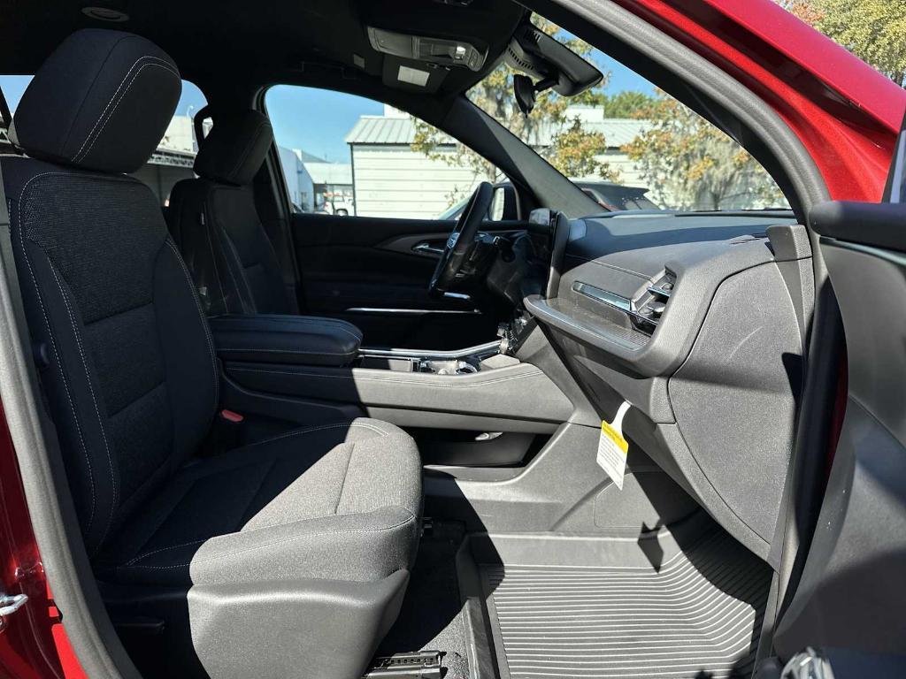 new 2026 Chevrolet Traverse car, priced at $38,615