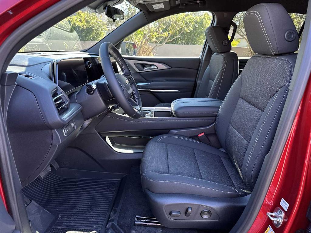 new 2026 Chevrolet Traverse car, priced at $38,615