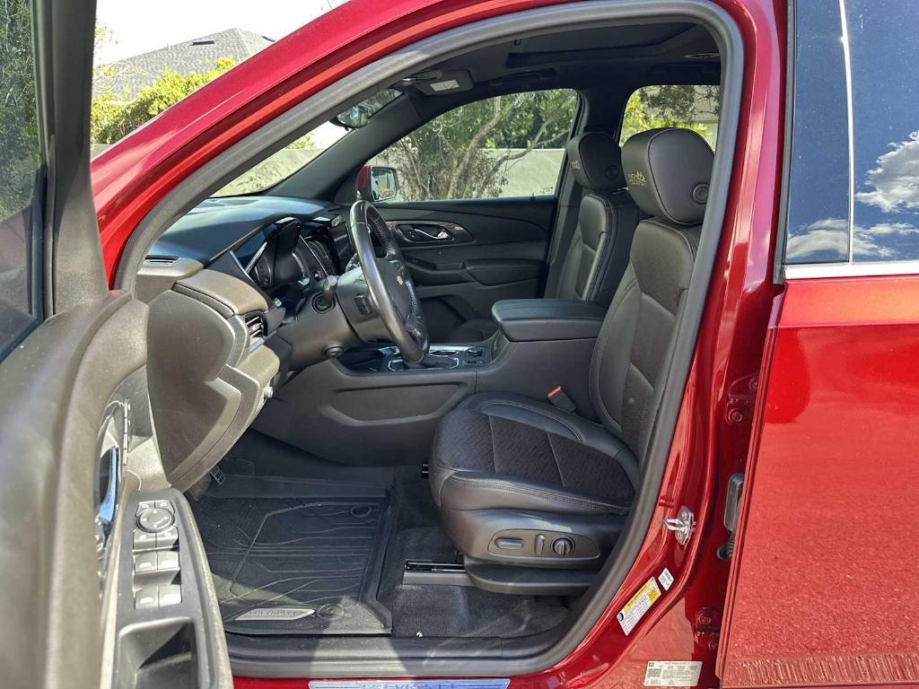 used 2022 Chevrolet Traverse car, priced at $33,997