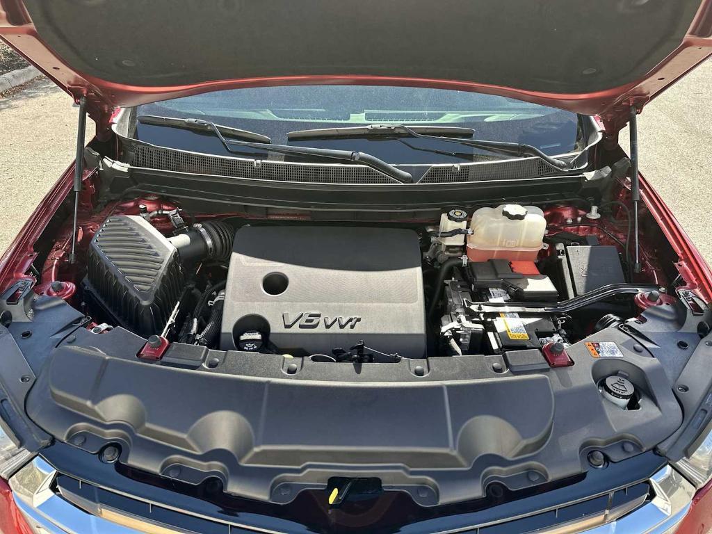 used 2022 Chevrolet Traverse car, priced at $33,997