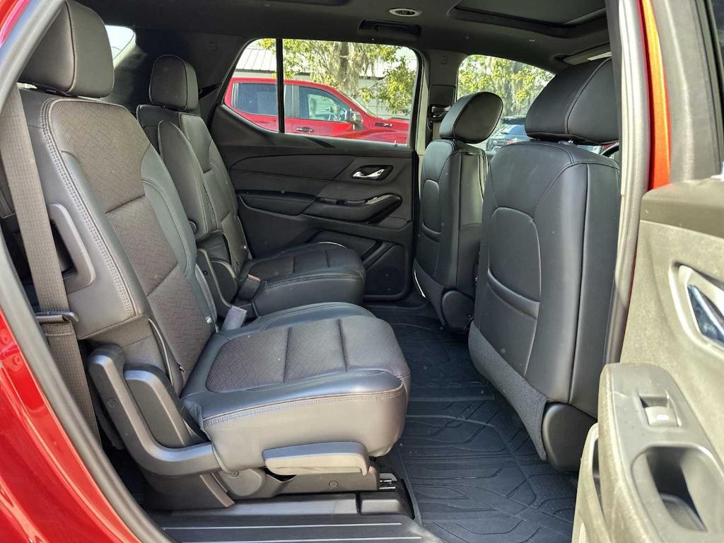 used 2022 Chevrolet Traverse car, priced at $33,997