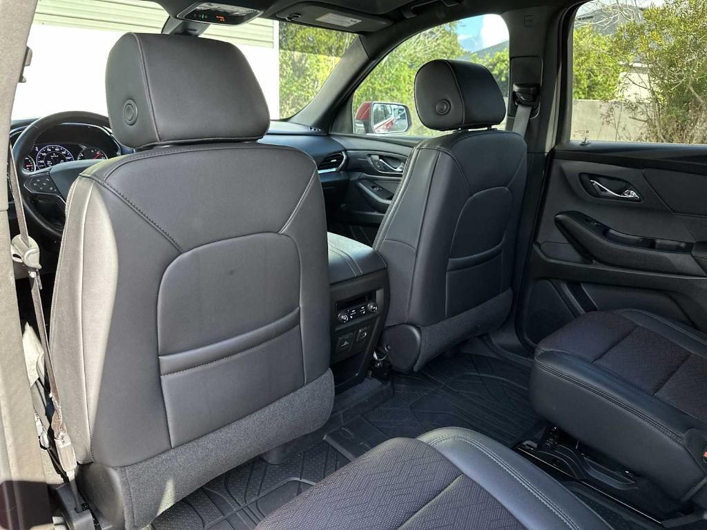 used 2022 Chevrolet Traverse car, priced at $33,997