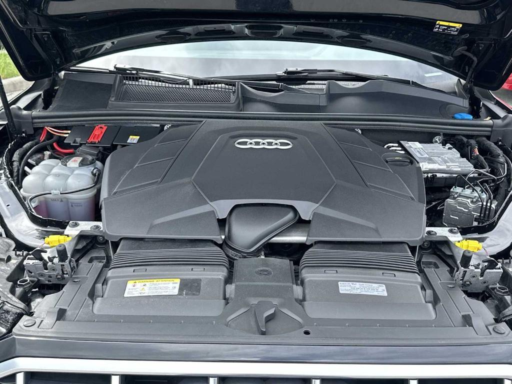 used 2024 Audi Q7 car, priced at $39,658