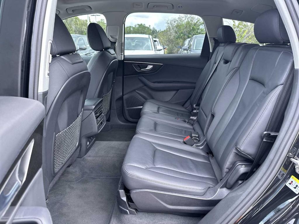 used 2024 Audi Q7 car, priced at $39,658