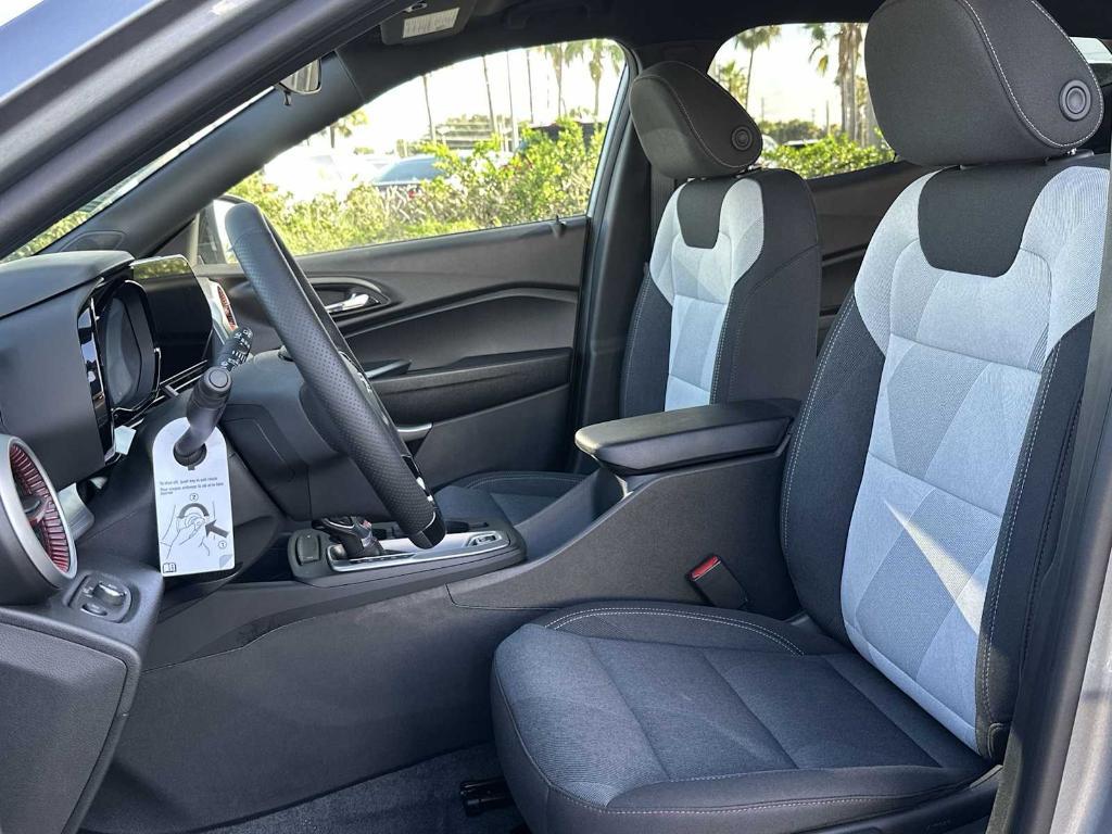 new 2025 Chevrolet Trax car, priced at $22,625