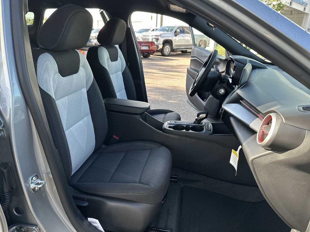 new 2025 Chevrolet Trax car, priced at $22,625