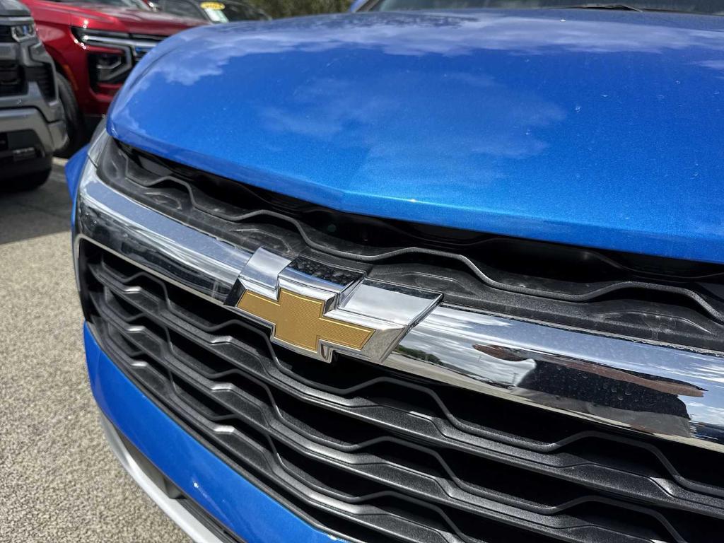 new 2025 Chevrolet Blazer car, priced at $32,560