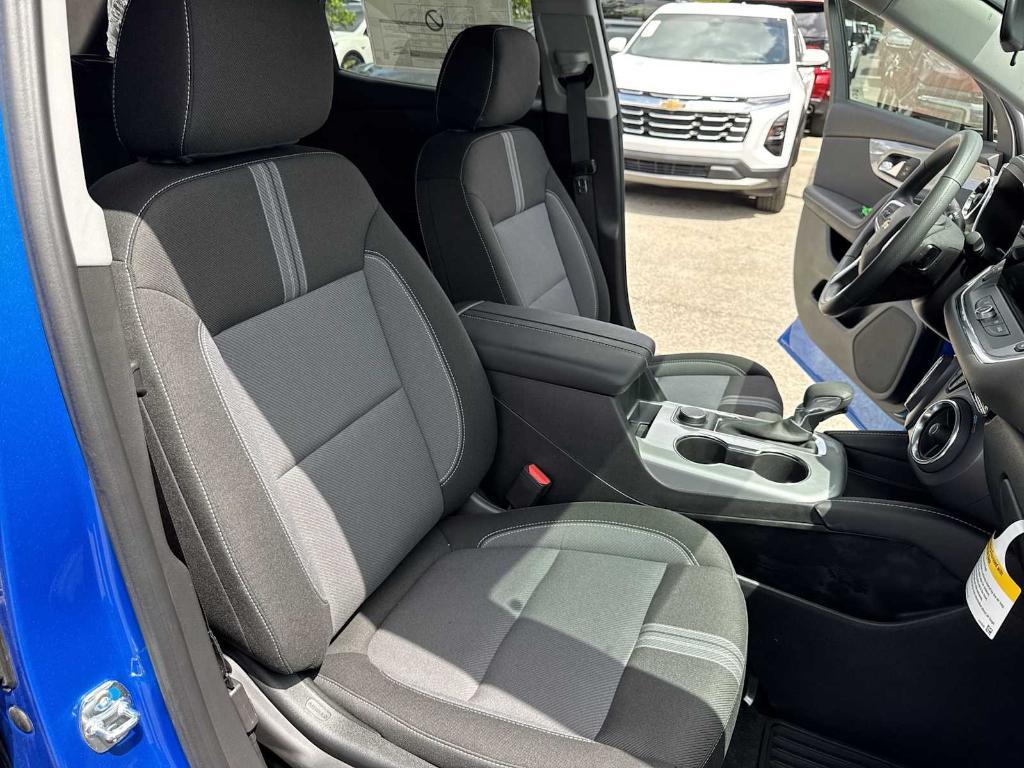 new 2025 Chevrolet Blazer car, priced at $32,560