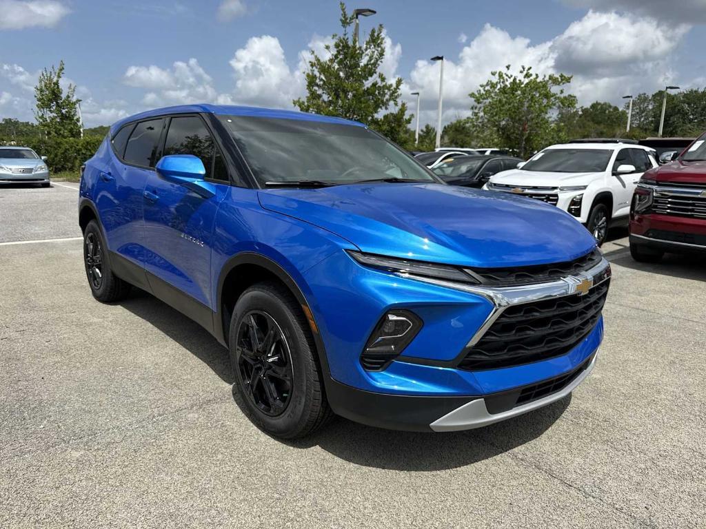 new 2025 Chevrolet Blazer car, priced at $32,560